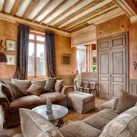 Luxurious 4 Bedroom Duplex, 200m From Place Morny Apartment Deauville