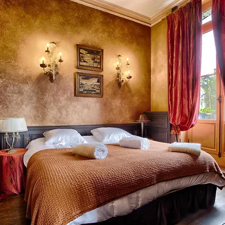 Luxurious 4 Bedroom Duplex, 200m From Place Morny * Deauville