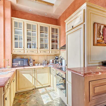 Luxurious 4 Bedroom Duplex, 200m From Place Morny Apartment Deauville