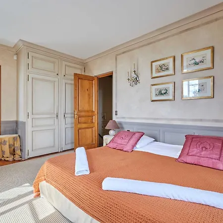 Apartment Luxurious 4 Bedroom Duplex, 200m From Place Morny