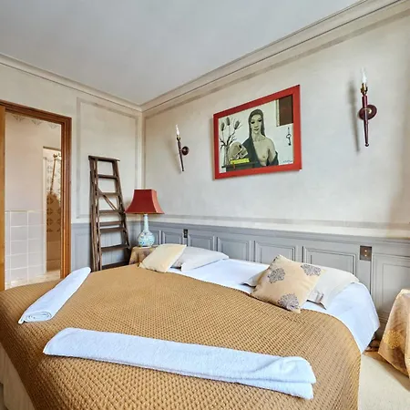 Apartment Luxurious 4 Bedroom Duplex, 200m From Place Morny