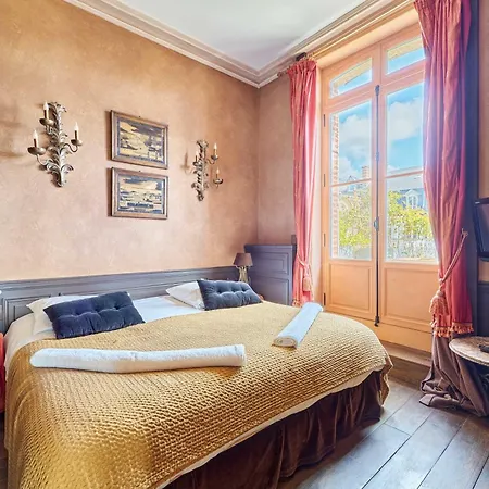 Apartment Luxurious 4 Bedroom Duplex, 200m From Place Morny *