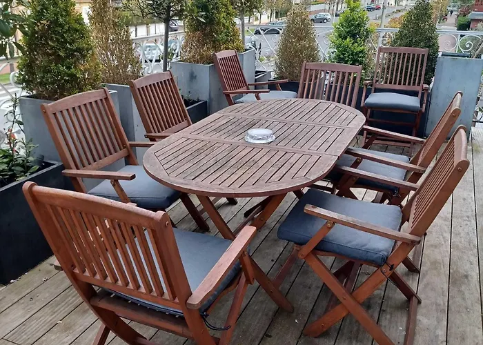 Luxurious 4 Bedroom Duplex, 200m From Place Morny Apartmán *