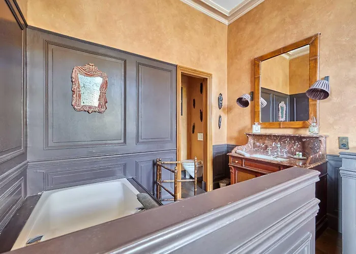 Luxurious 4 Bedroom Duplex, 200m From Place Morny Apartmán *